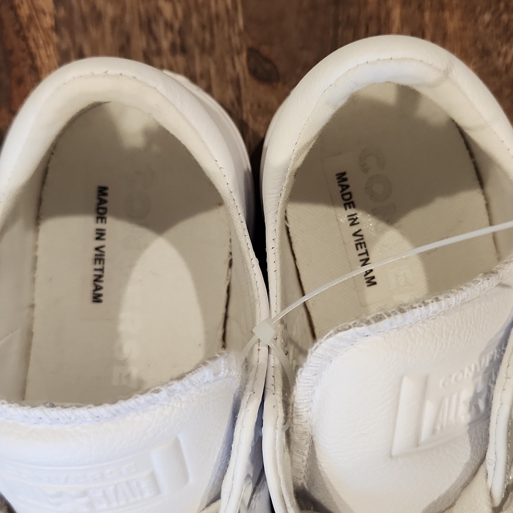Converse Chuck Taylor All Star Leather Low Top Sneakers - Picture 4 of 5